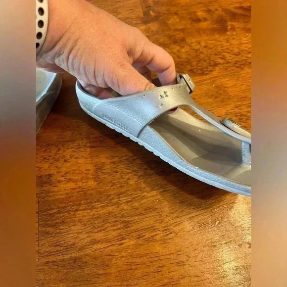 Silver Birkenstock Sandals. Size 32/1 - Picture 3 of 9